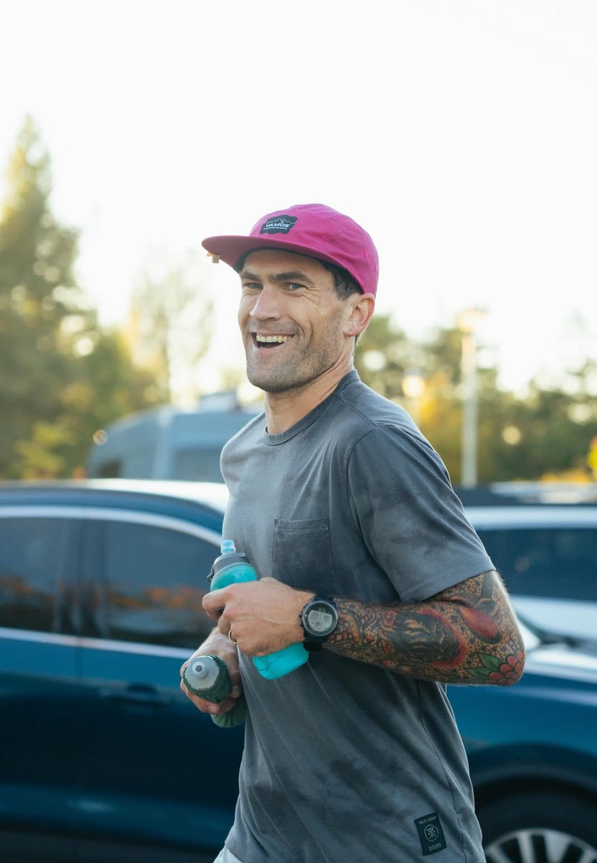 VAMOS Adventure Cap - Hot Cranberry